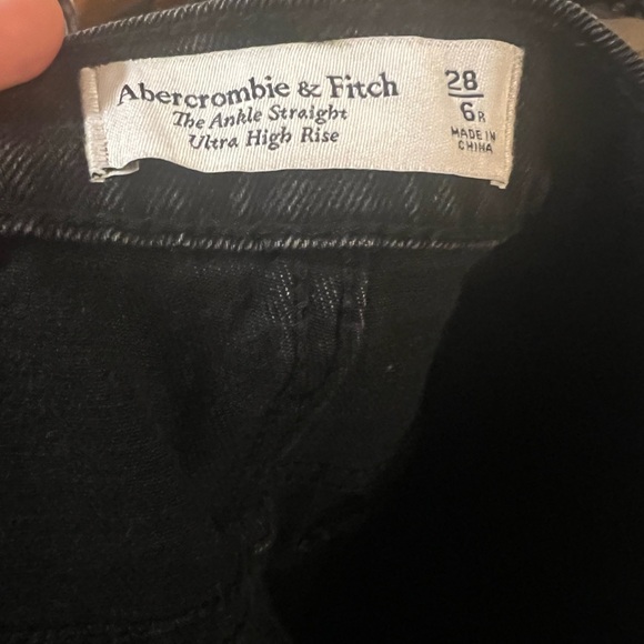 Abercrombie & fitch ankle length straight ultra high rise in size us 28 or uk 6. - Picture 3 of 3
